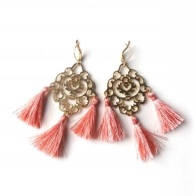 http://www.martefrisnes.com/shop.php?sec=prod&prod=209&product=rita-tassel-earrings-coral-new